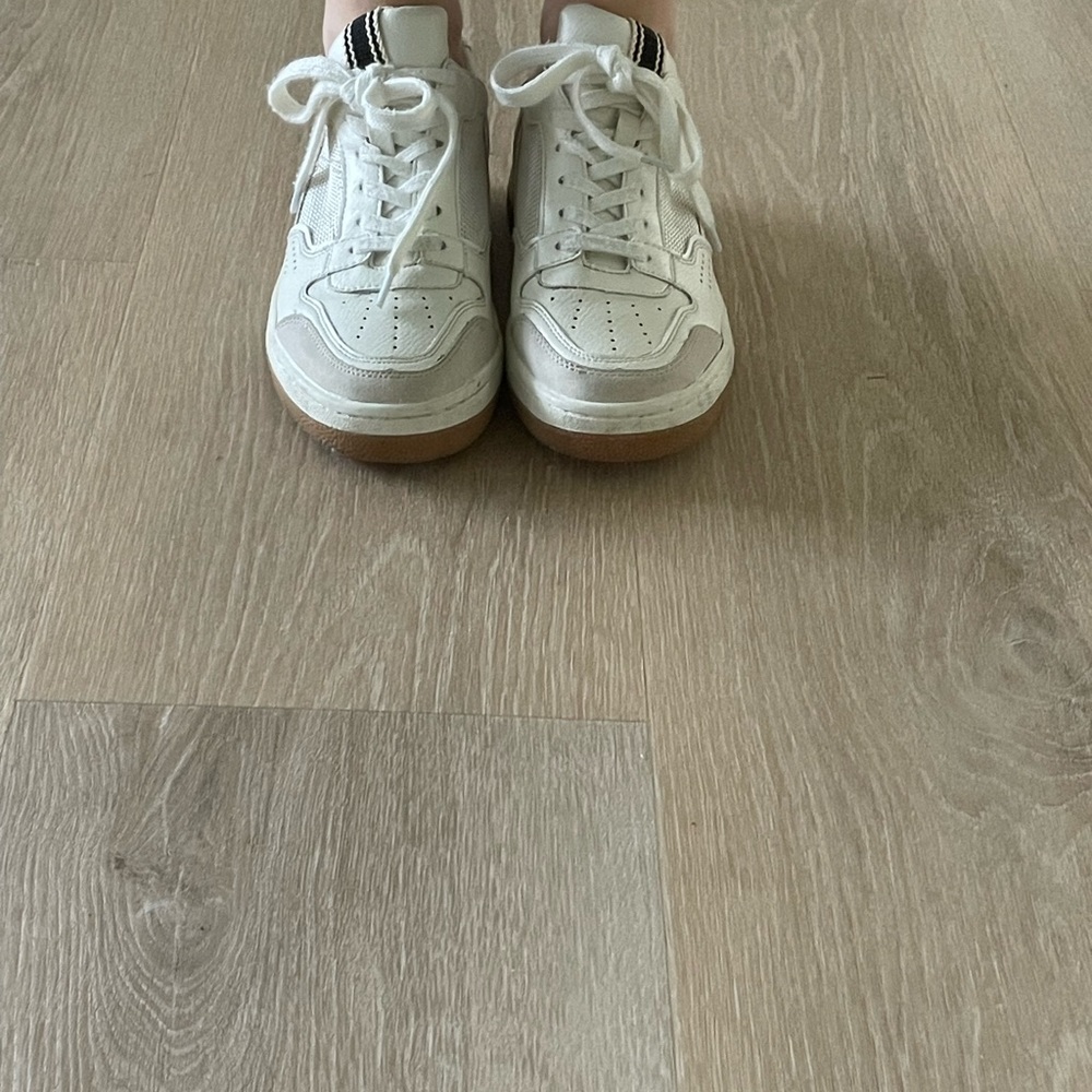White Low-Top Casual Sneakers with Gum Sole - Picture 6 of 11